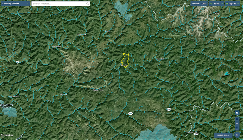 033 breathitt 198 zoomed out with water features and public land