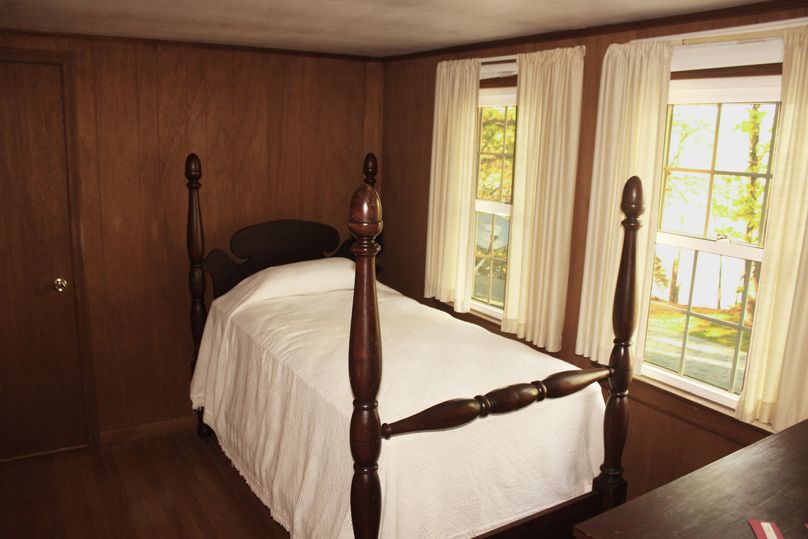 63.44acres carolinecty bedroom