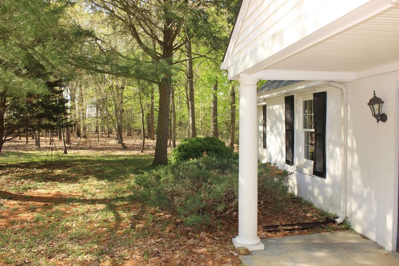 63.44acres carolinecty frontporch side