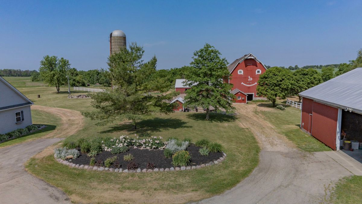 Updated Farmhouse, Barns And Acreage For Sale In Northern IL ...