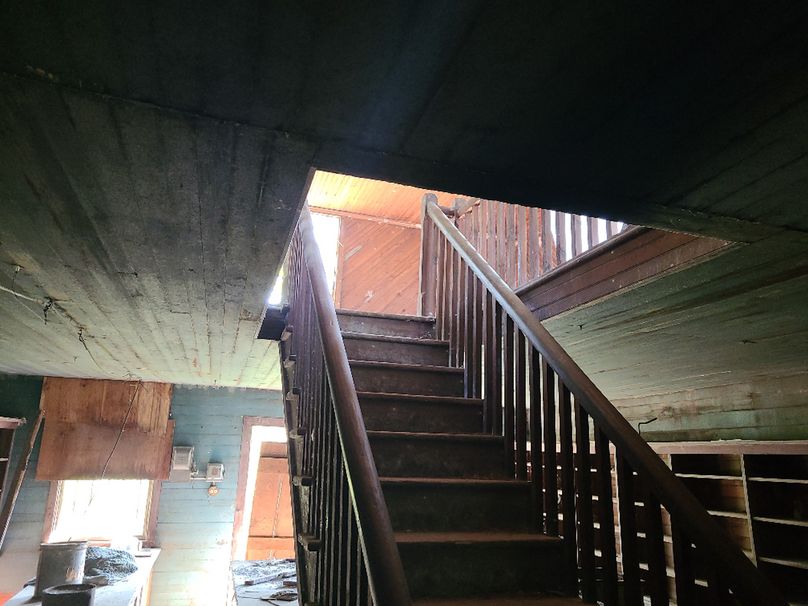 11.055ac dorchester staircase