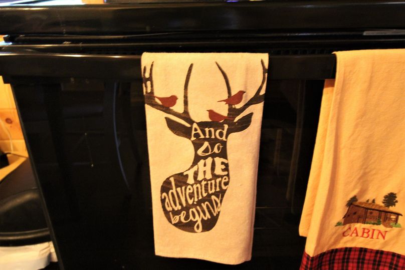 044 towels on the oven door speak volumes
