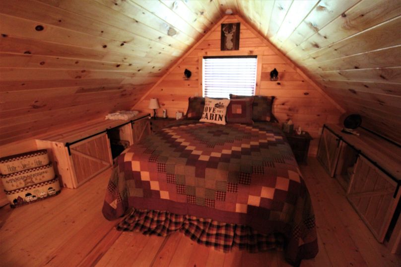 048 the loft area bedroom