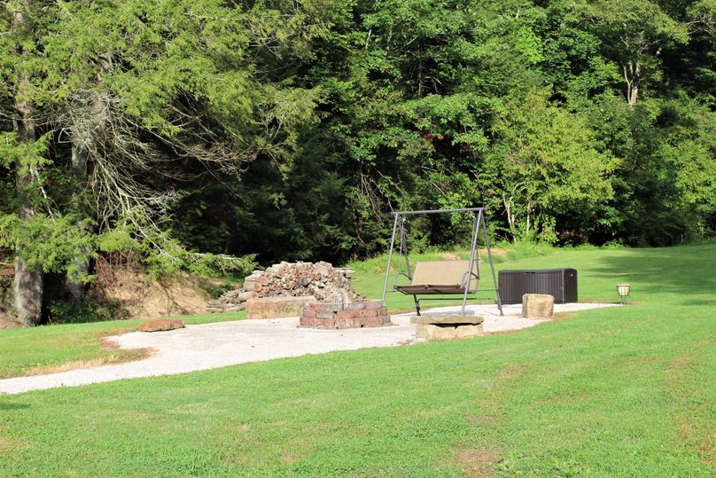 031 the beautiful firepit and gathering area