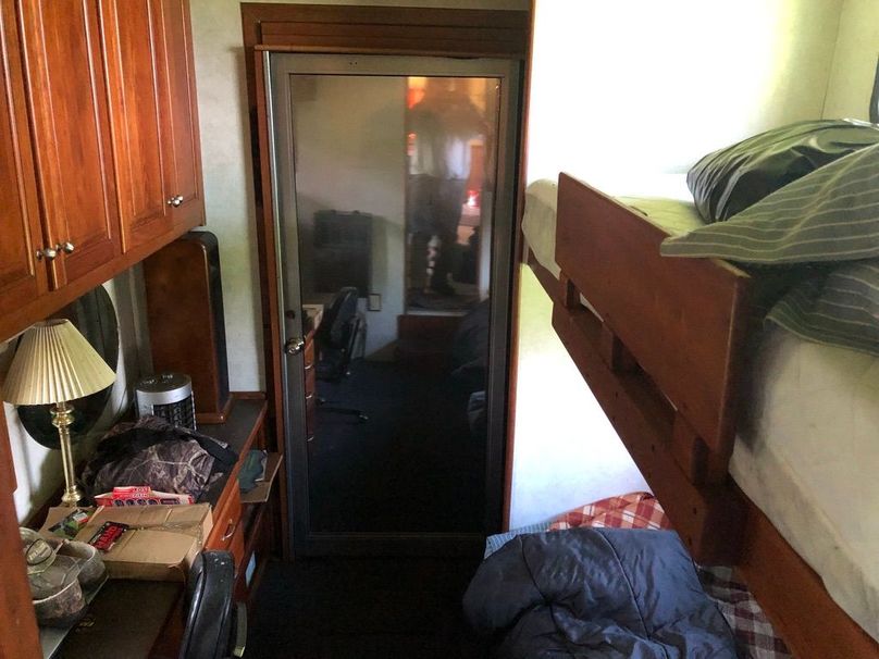 A69e20e3-9f19-485c-951c-0baae09cc8ee 1 105 c