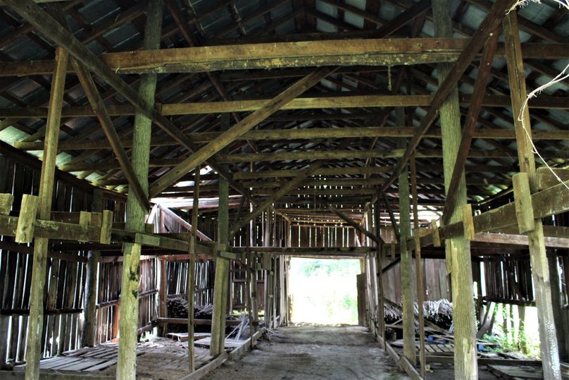 008 view of the inside of the tobacco barn