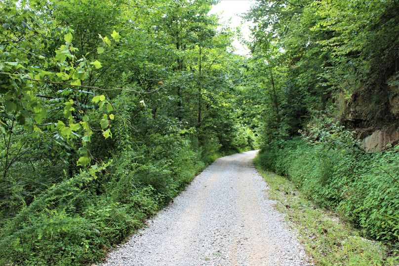 022 gravel road access leading in from the northwest