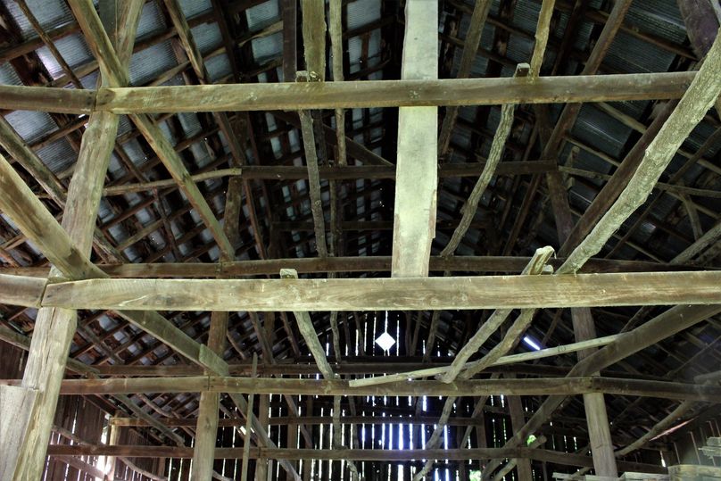 011 interior of the old tobacco barn
