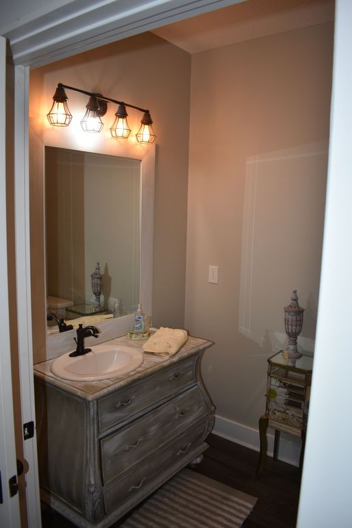 (12)master bath1