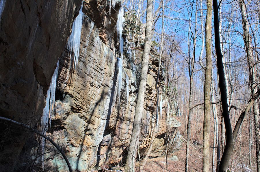003 some of the most impressive rock features you_ll find anywhere are all over this property