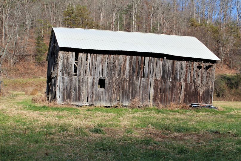 015 south facing view of the old barn