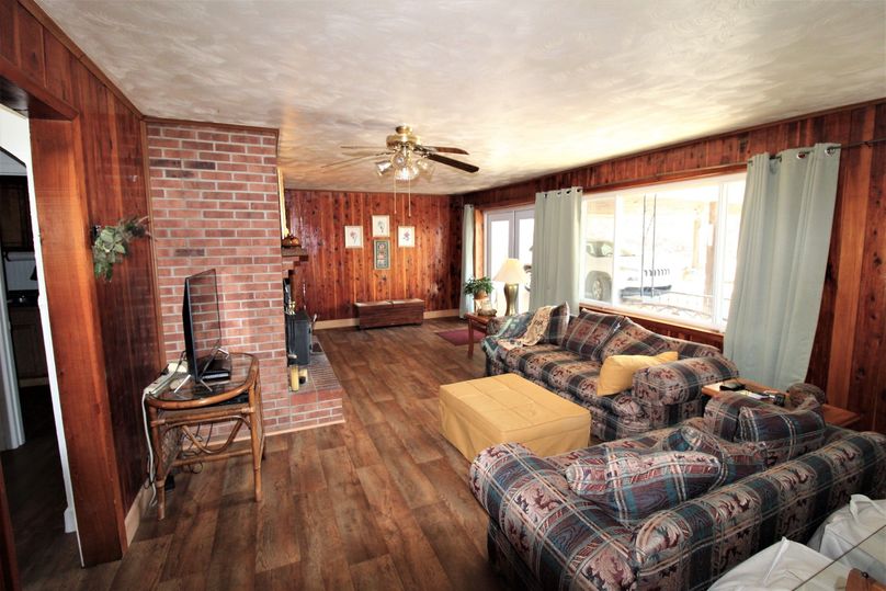 034 living area viewed from the dining_kitchen entrance