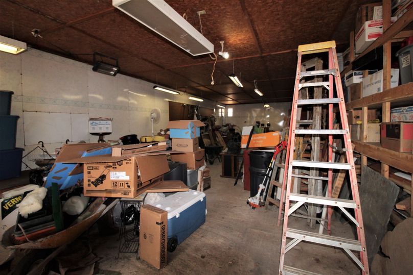 042 interior of the work shop