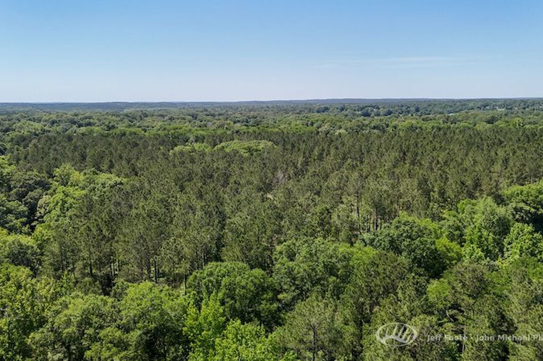 Strong River property listing photo 9