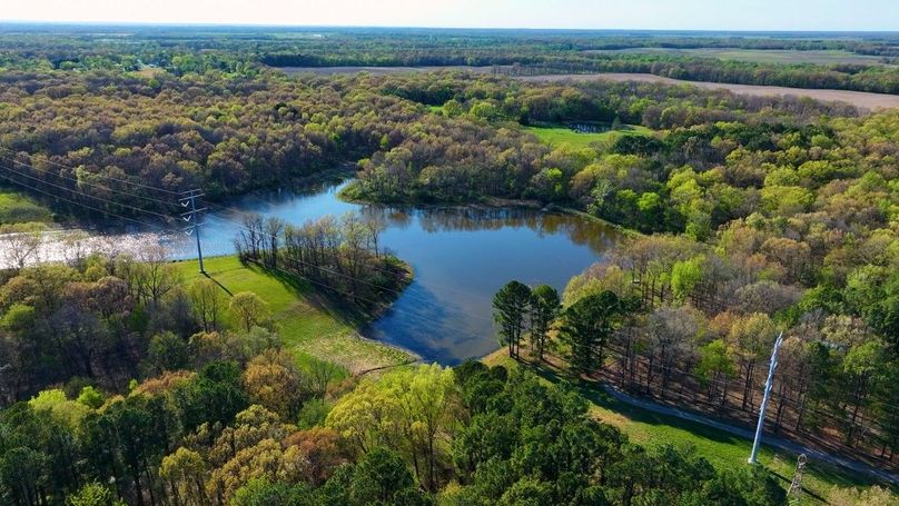 WILLIAMSON, IL 65.00_05_37_15.Still029