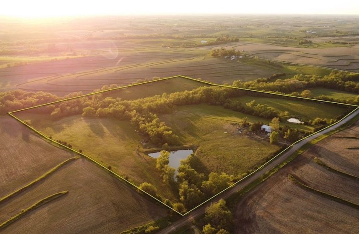 PAGE CO IA 40+_-_2 OUTLINE