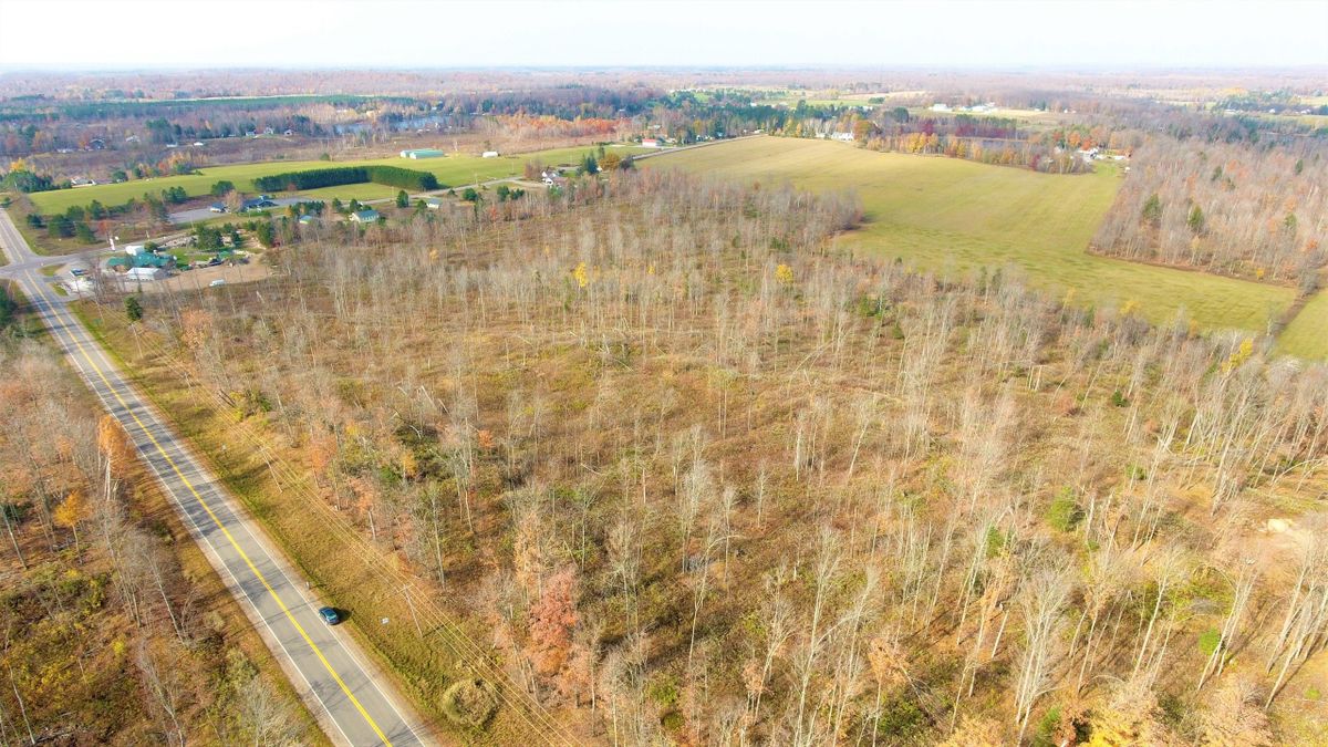 Wooded Land With Secluded Field Close To The Wolf River Whitetail