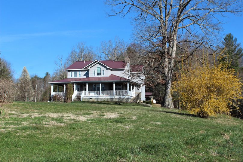 Modern country 4BR,2BA, 3200 sq. ft. on 15 acres