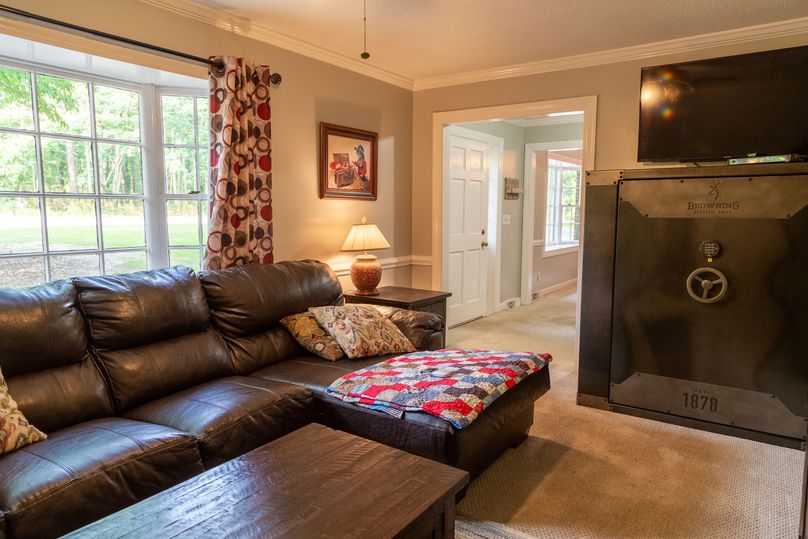 7686 Heritage Rd - Photos-9