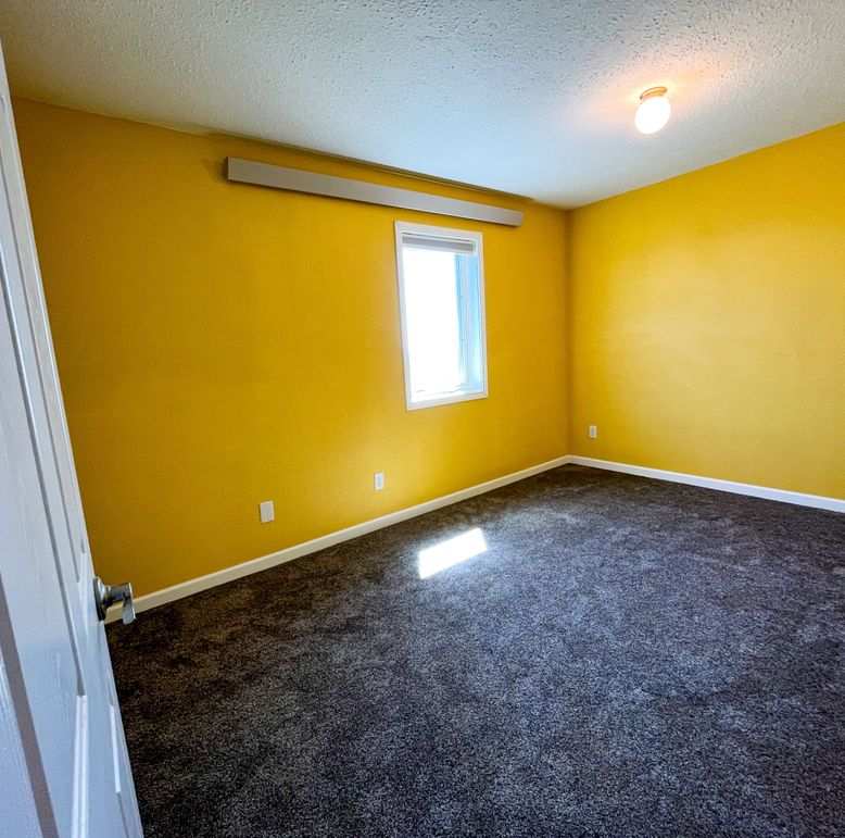 15 yellow bedroom