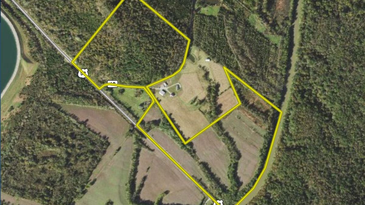 Amazing Property Bordering The Nature Conservancy And Offers Yearly