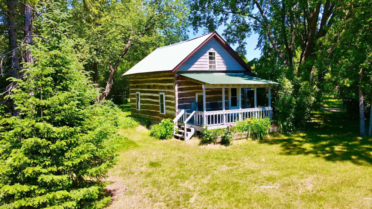 Opportunity, Location And Beauty In Northern Michigan Whitetail