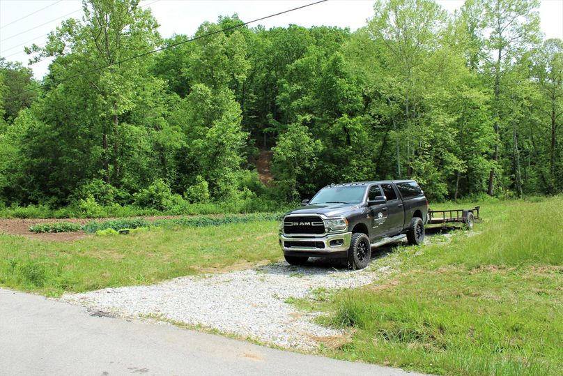016 the gravel drive pulling in to a the garden area and prime spot for your new residence