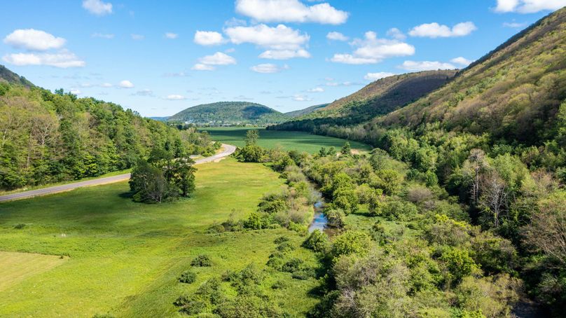 Schuyler_33.10_Ennis_Photos_15