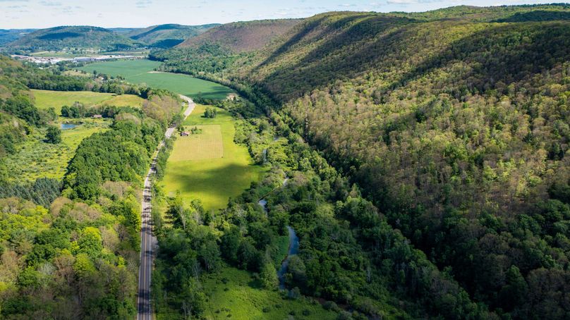 Schuyler_33.10_Ennis_Photos_4