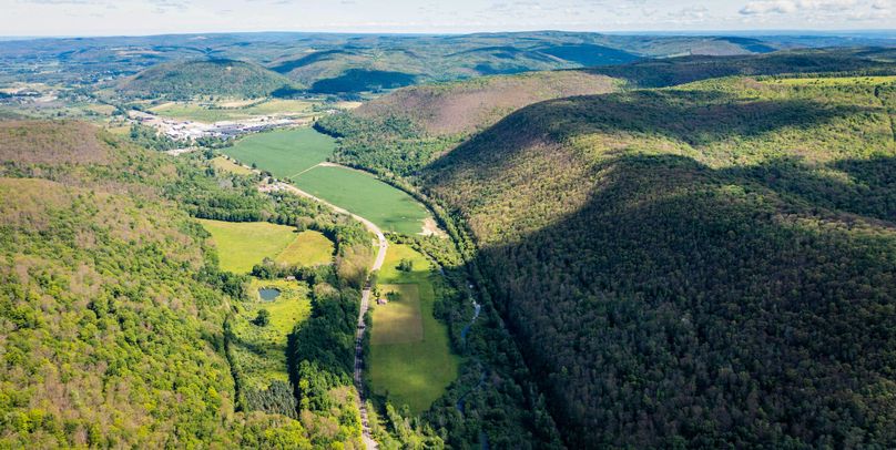 Schuyler_33.10_Ennis_Photos_3