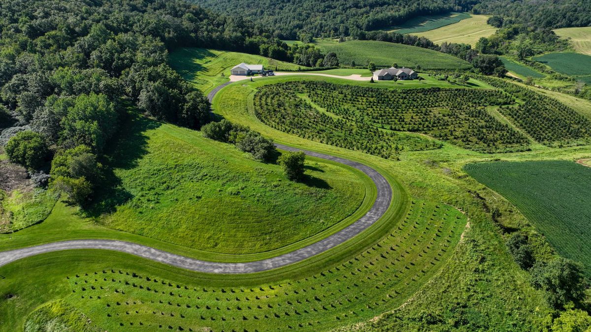 Beautiful Country Home With Incredible Hunting Whitetail Properties