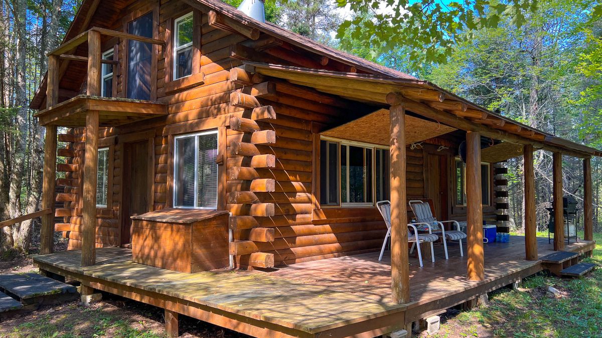 OffGrid Log Cabin With Acreage And Rustic Charm In The Upper Peninsula