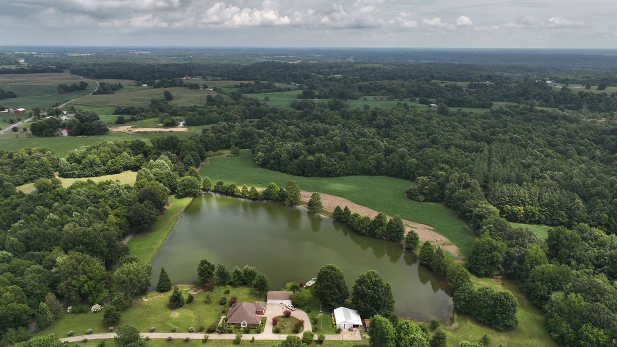 Home, Pond And Tillable Acreage For Sale In West KY Whitetail Properties