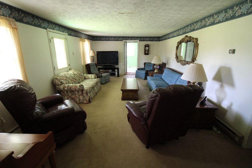 064 living room