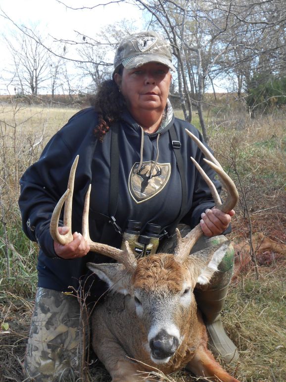 Debbies 8 point cabin buck