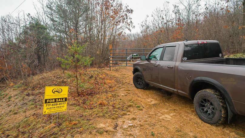 Gate w_for sale sign