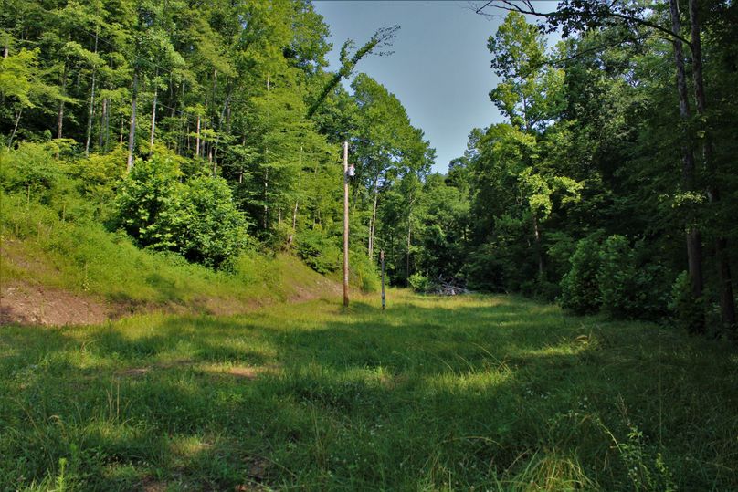 002 nice house seat with utilities readily available 