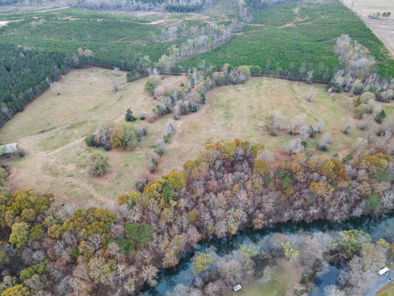 DB955D33-8319-41A0-B582-B59C65E98415