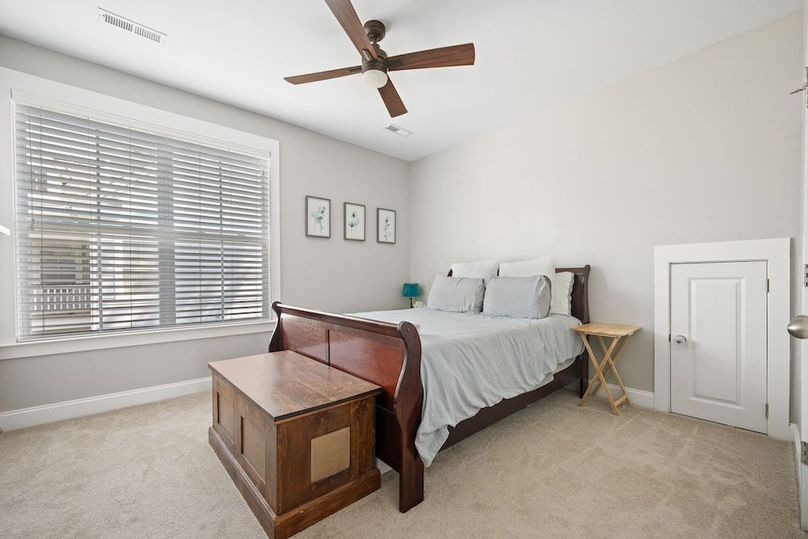 33-web-or-mls-Barclay Media Co_-21