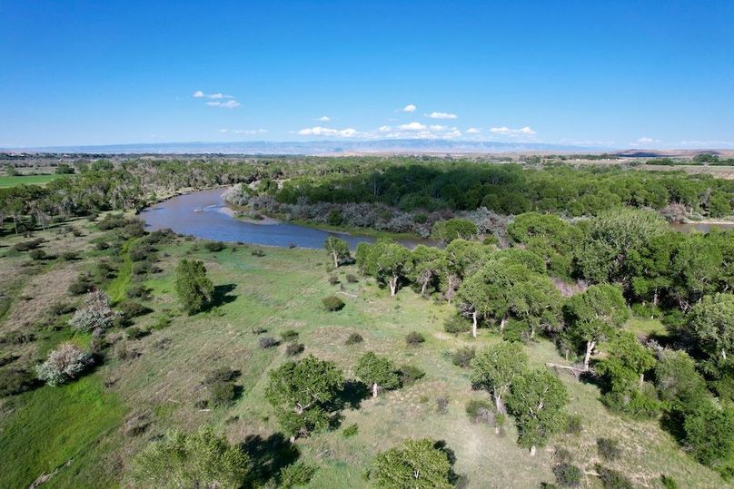 123FC35D-D024-4421-B84C-CFEE0B7581AC_1_201_a