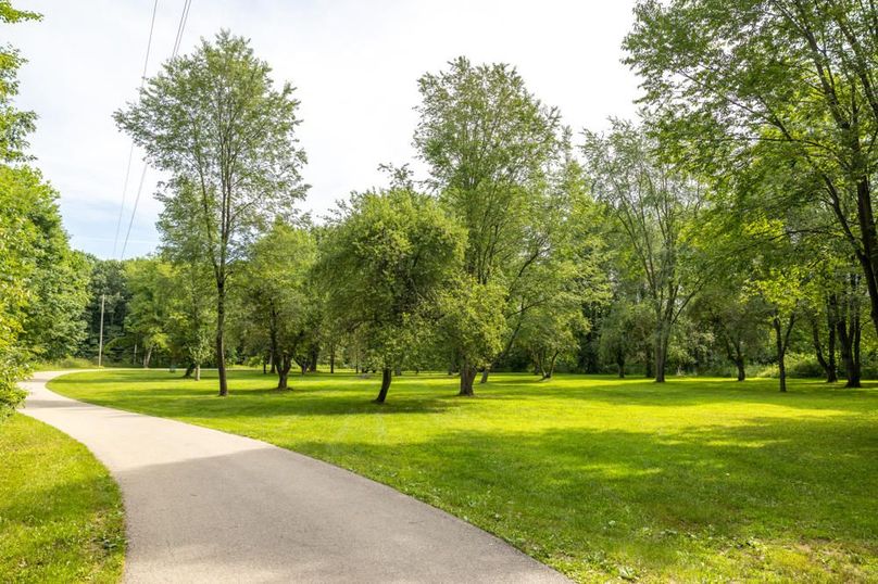 106 Apple Orchard At Entry