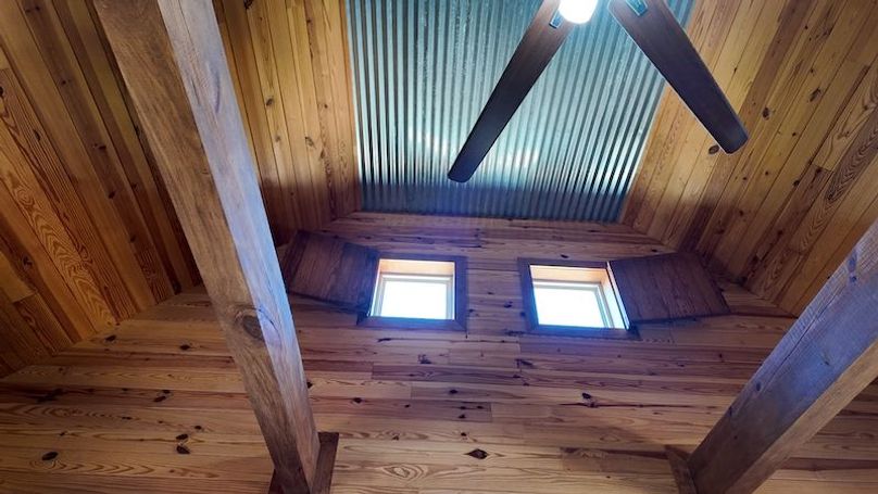 hs 40 cabin20251021_0151