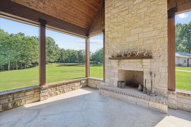 40-40-1528249m-5300 Raleigh Lagrange Dr(1)