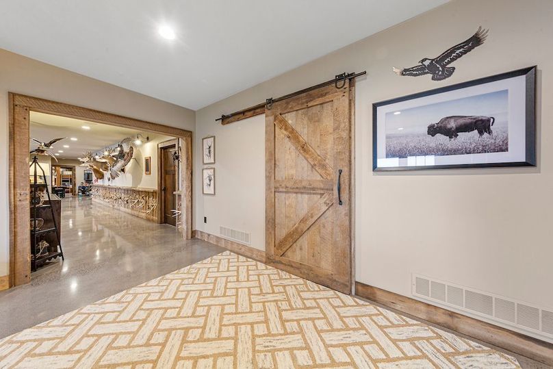 Pic 48 Hall_storage_lower