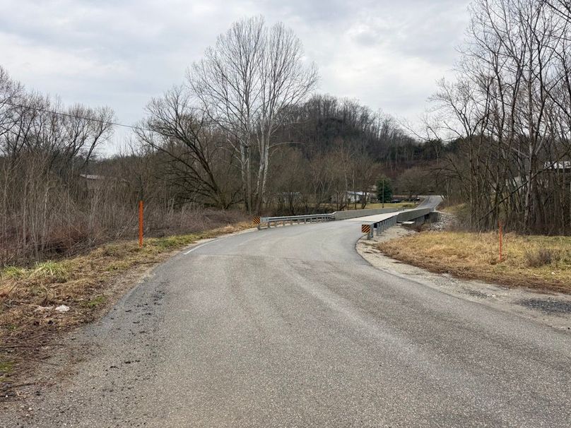 014 Hwy 581 at the north boundary looking to the west from the entrance