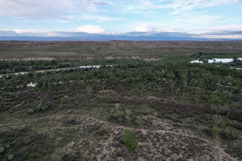 16D06F1C-7340-4B60-A27F-A6F7C19FA56B_1_105_c