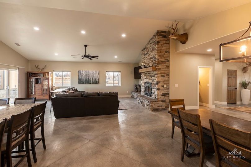 1809 Snaffle Bit Road-8