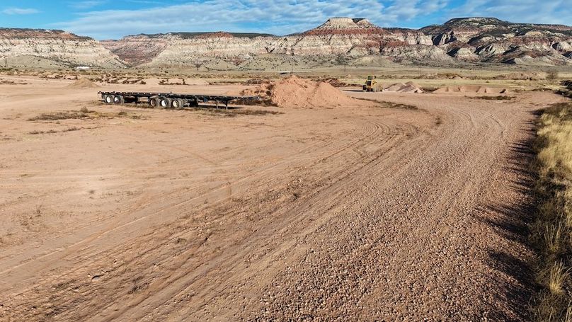 Sevier 60 Gravel and Yard04