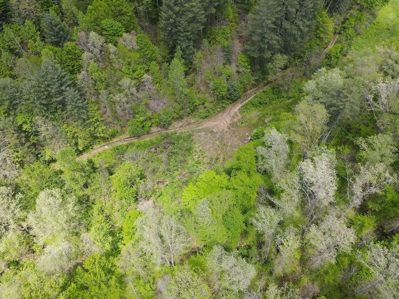 005 awesome birds eye view looking down on the open cabin_house seat
