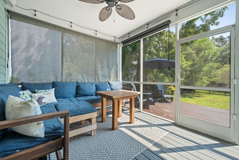 37-web-or-mls-Barclay Media Co_-44